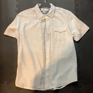 Short sleeve shirt. with various blue stripes